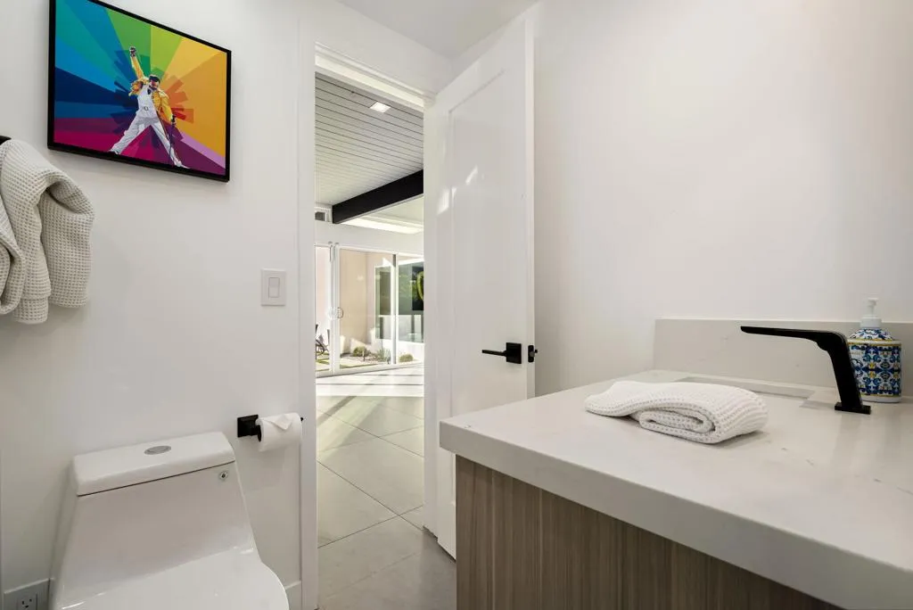 623 W Regal Drive, Palm Springs, California 92262 home-pic-25